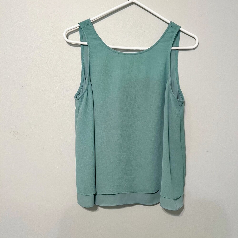 Chelsea28 Light Green Flowy Top Small